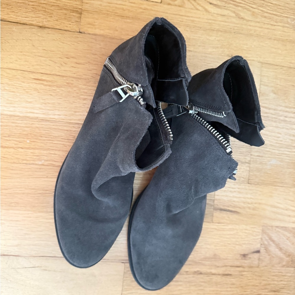 Dolce Vita Charcoal Suede Women's Boots size 9